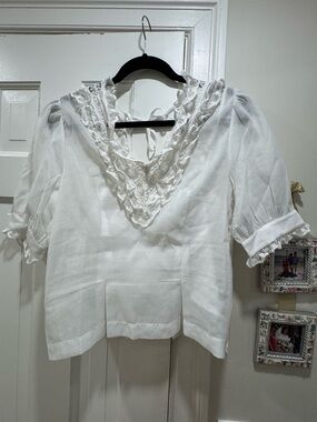 Women's White Cotton Lace V-Neck Puff Sleeve Top